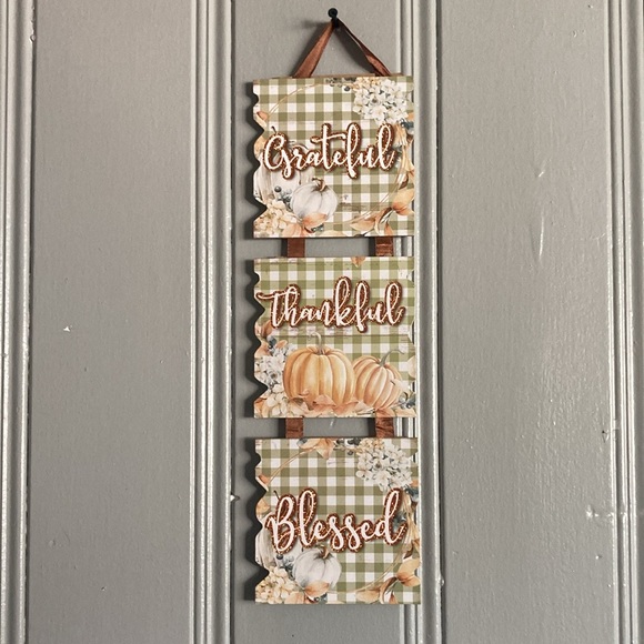 NWT- Beautiful Glittered Grateful ,Thankful, Blessed- Fall Pumpkin Decor Sign - Picture 12 of 14